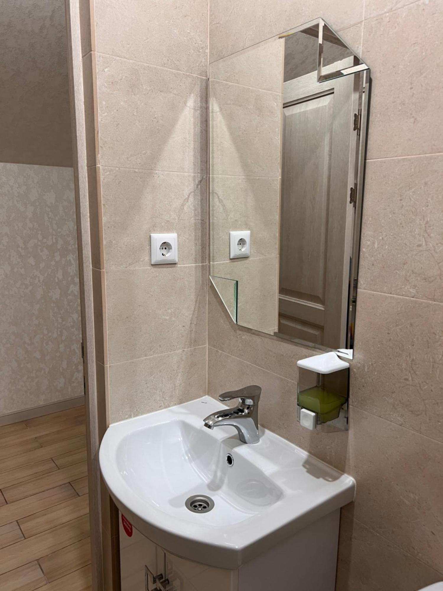 Гостинично-Банный Комплекс Майами Люкс Hotel Kostanay Bagian luar foto